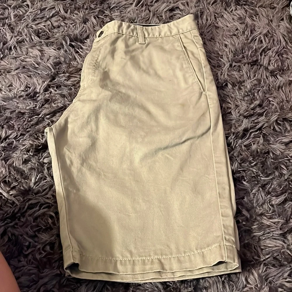 Volcom Beige size 32 mens shorts. They are called the Vmonty short.